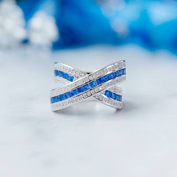 Elegant Silver and Blue Crossover Ring - Picture 6 of 8